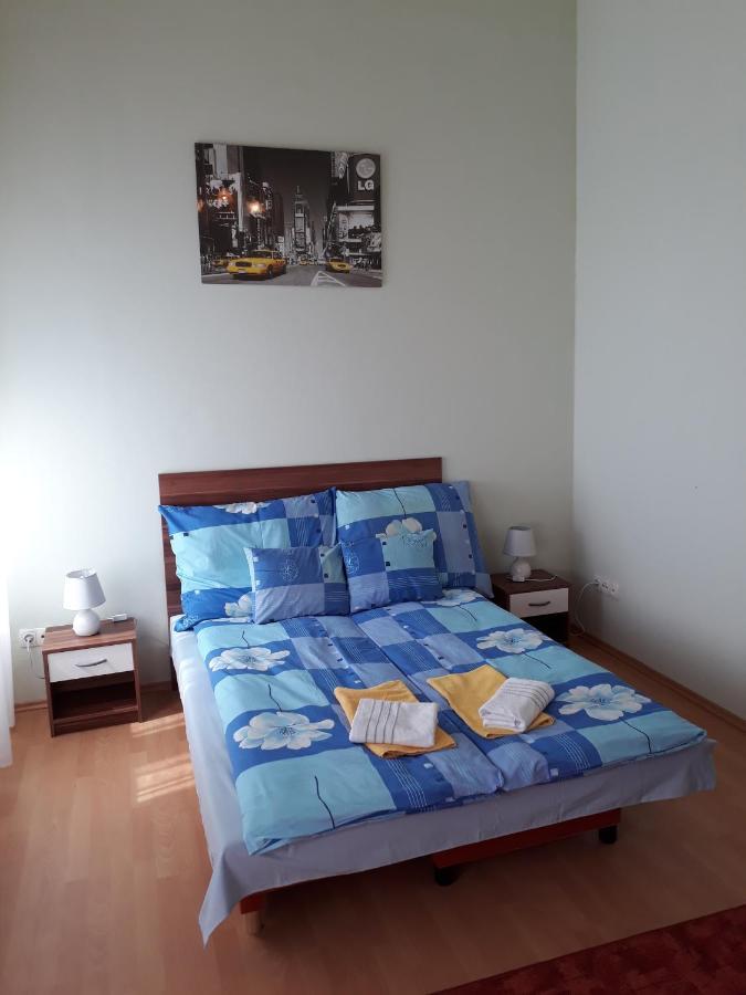 Piac Utcai Apartman Debrecen Eksteriør billede
