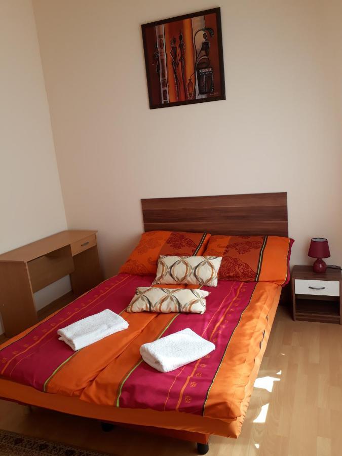 Piac Utcai Apartman Debrecen Eksteriør billede