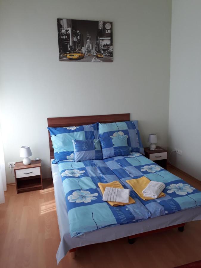 Piac Utcai Apartman Debrecen Eksteriør billede