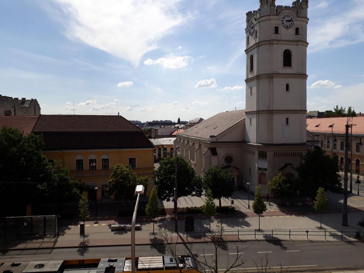 Piac Utcai Apartman Debrecen Eksteriør billede